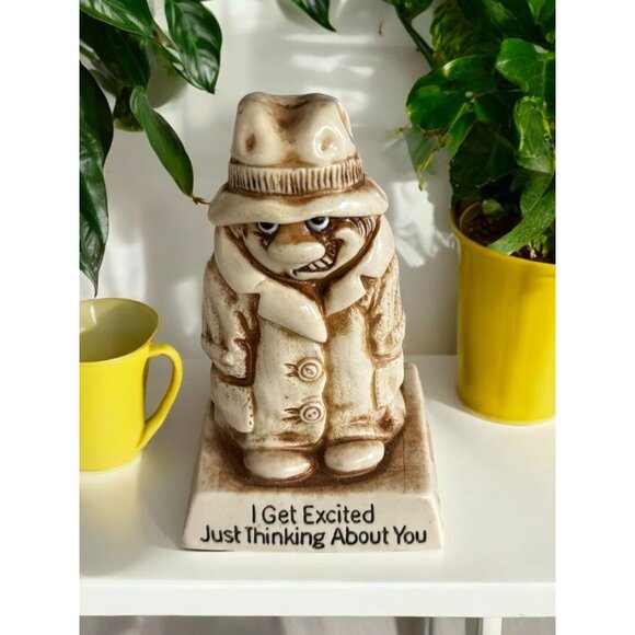 Vintage 1977 Russ Berrie & Co. Inc. Ceramic Figurine - Picture 3 of 7